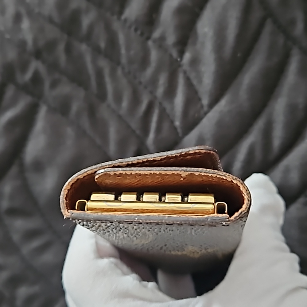 Louis Vuitton key holder with box - Picture 9 of 10